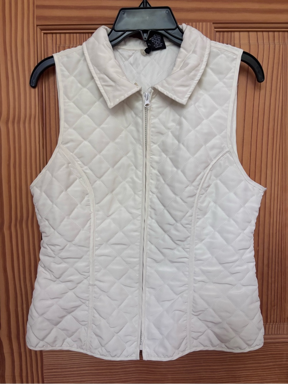 New Directions White Quilted Sleeveless Zip Vest